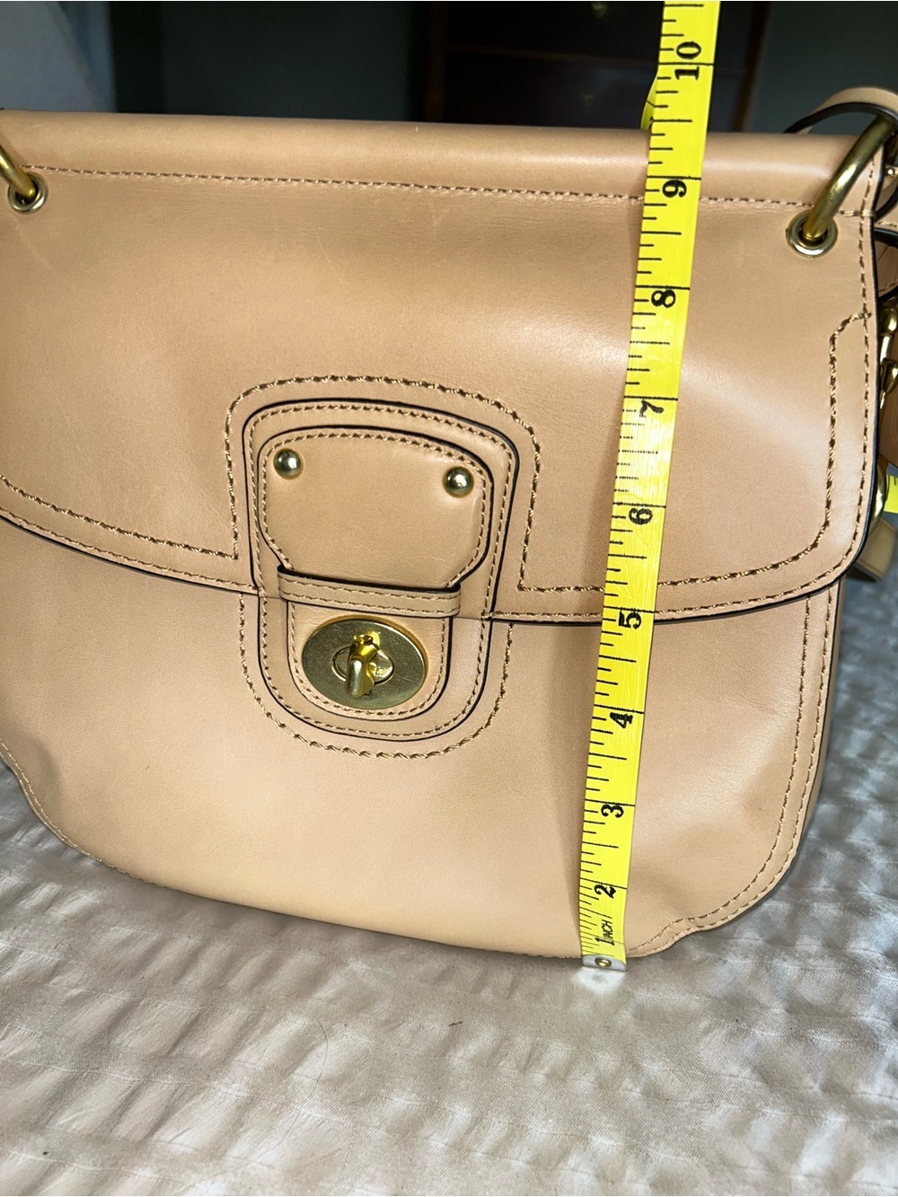 Coach Leather Turnlock Shoulder Bag in Beige | Excellent Condition - Picture 9 of 9